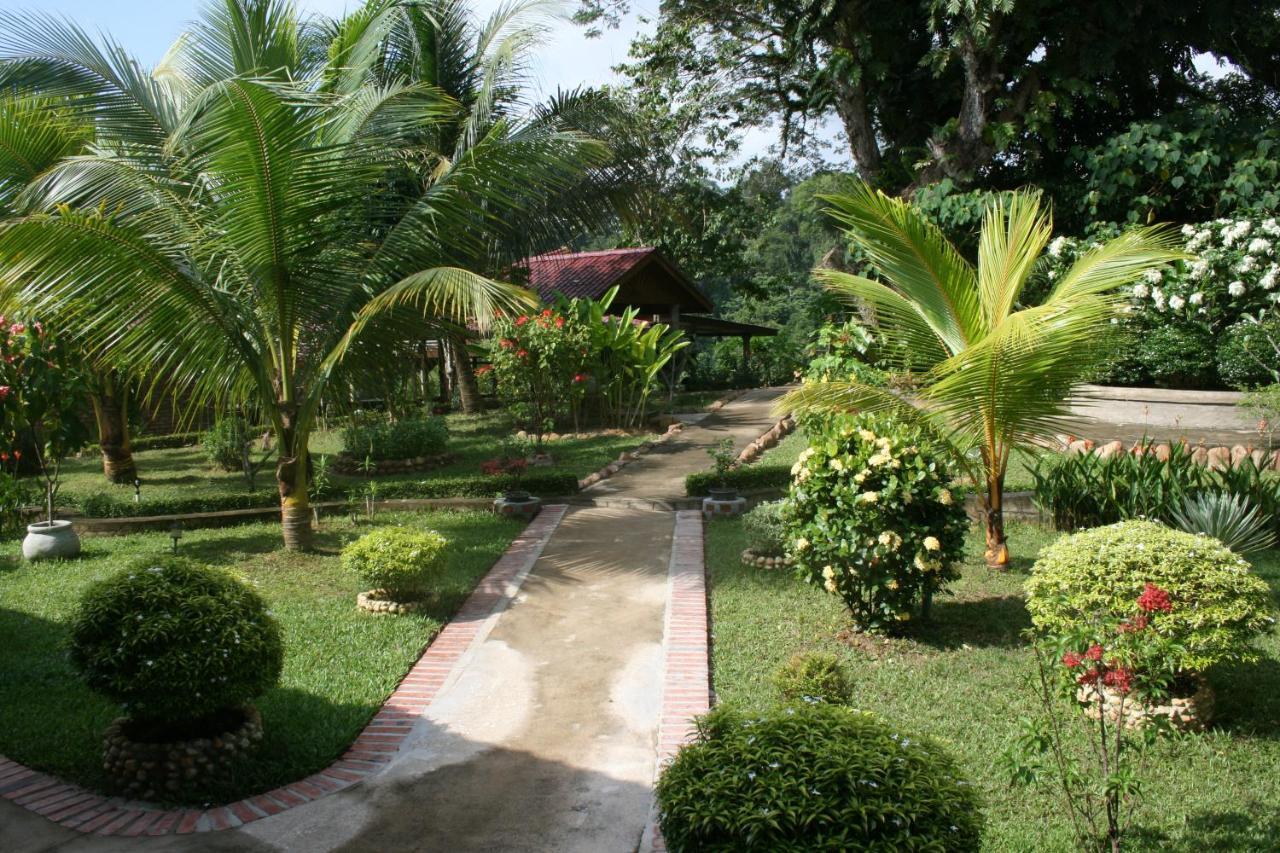 Balai Serama Guesthouse Kuala Tahan Exterior photo